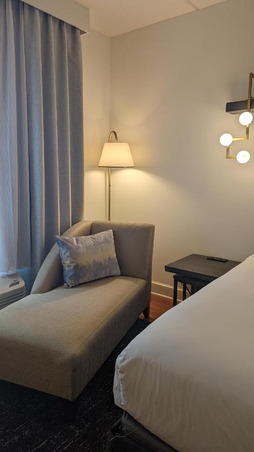 Hotel Indigo Jacksonville-Deerwood Park By Ihg Zewnętrze zdjęcie