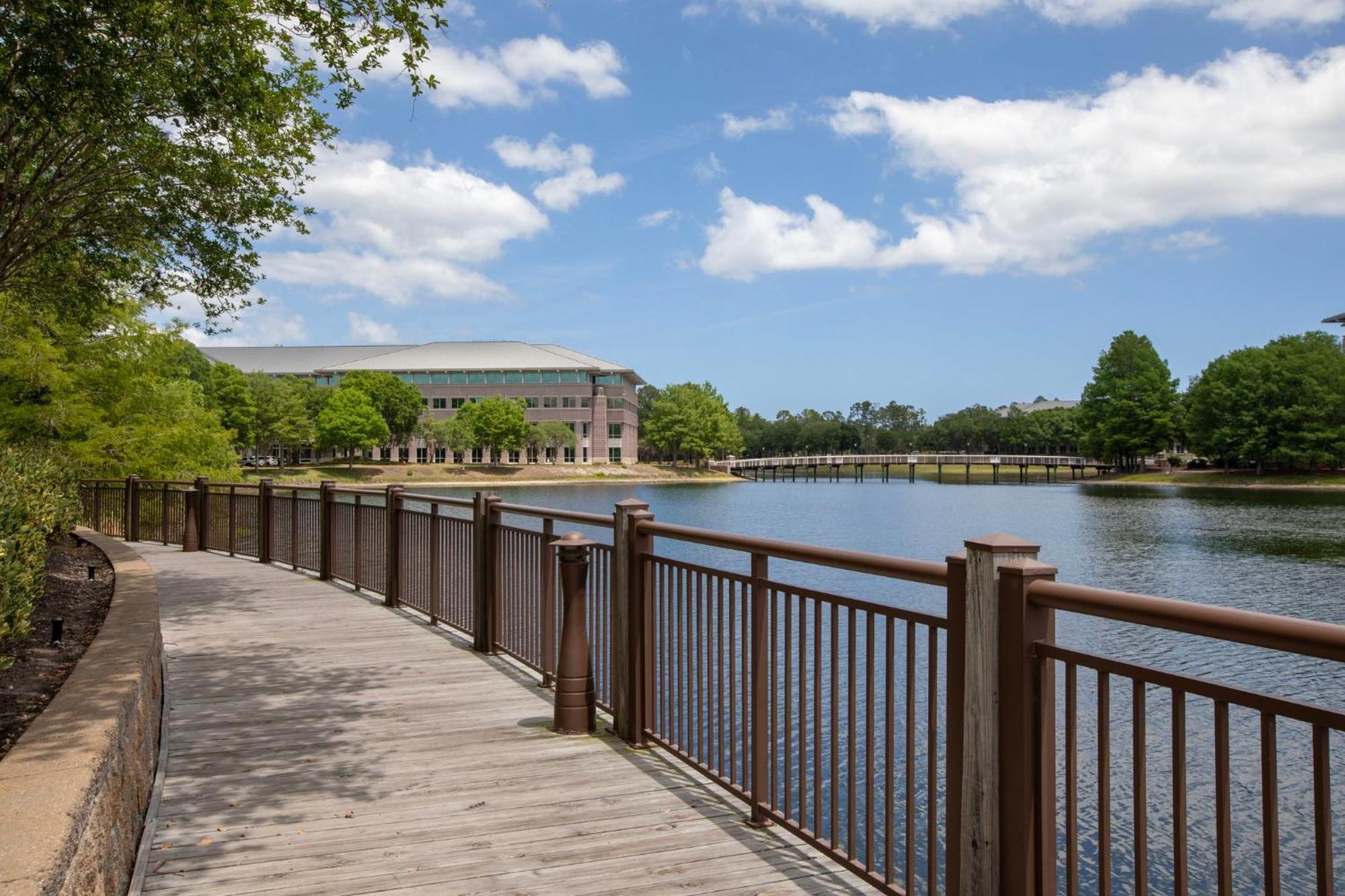 Hotel Indigo Jacksonville-Deerwood Park By Ihg Zewnętrze zdjęcie